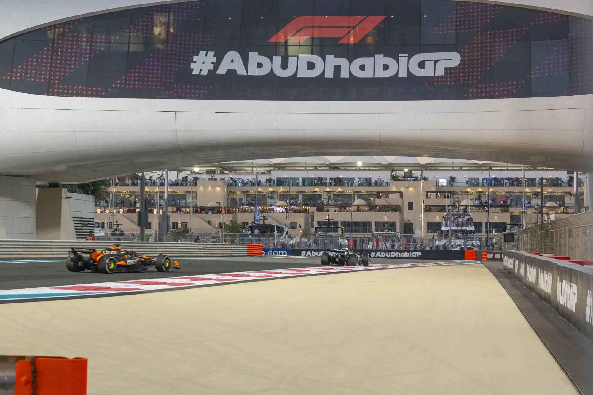 GP Management, Abu Dhabi Grand Prix, photo 1
