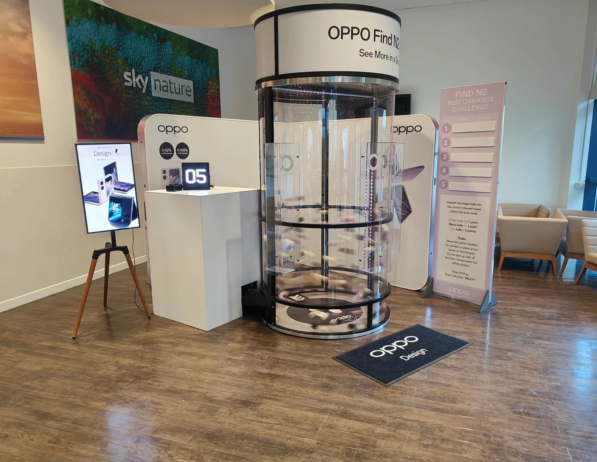 OPPO Find N2 in-store experience